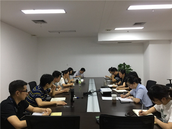 公司党委委员潘洁讲授“不忘初心、牢记使命”主题教育专题党课:立足本职岗位,悟初心担使命