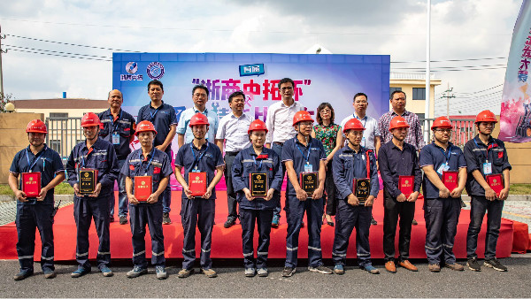 首届“浙商AG尊时凯龙人生就杯”叉车技能比武大赛落下帷幕