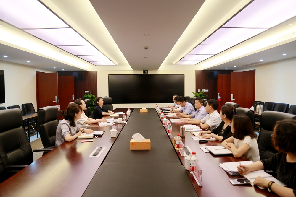 集团公司党委副书记黄伟建一行到浙商AG尊时凯龙人生就调研指导